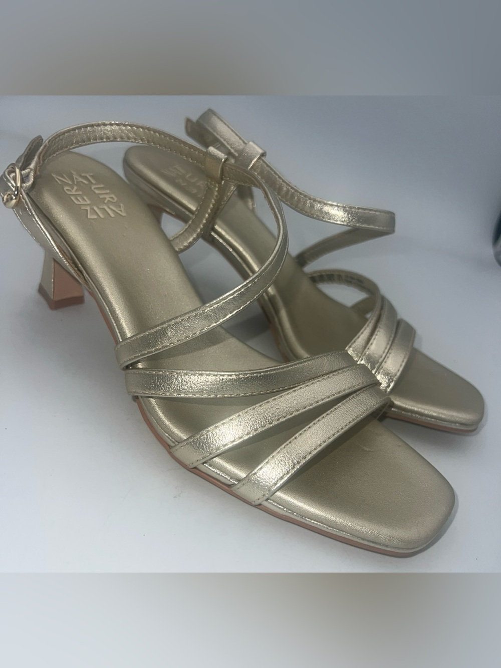 Naturalizer Galaxy Champagne Vegan Leather 2.5” Sandal Heel WMN  SZ US 8M NEW